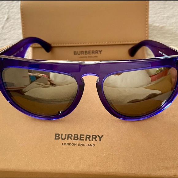 BURBERRY Women’s Blue Irregular Sunglasses NWT - Picture 1 of 8
